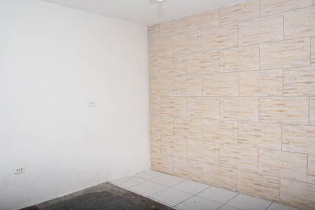 Quarto de casa para alugar com 1 quarto, 50m² em Fazenda da Juta, São Paulo