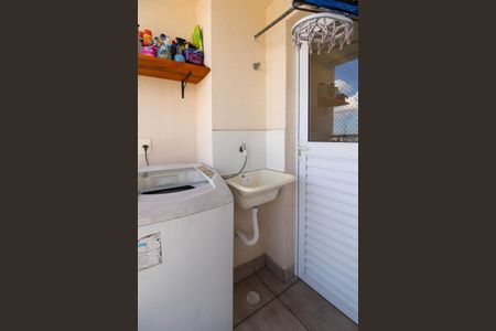 Varanda de serviço de apartamento para alugar com 2 quartos, 43m² em Jardim Record, Taboão da Serra