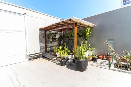 Casa à venda com 570m², 5 quartos e 15 vagas Casa à venda com 570m², 5 quartos e 15 vagasQuintal