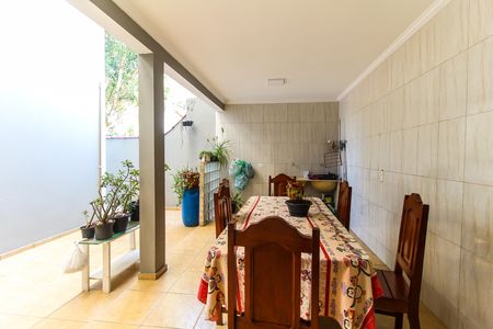 Casa à venda com 570m², 5 quartos e 15 vagas Casa à venda com 570m², 5 quartos e 15 vagasÁrea de Serviço 1
