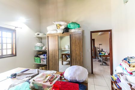 Casa à venda com 570m², 5 quartos e 15 vagas Casa à venda com 570m², 5 quartos e 15 vagasQuarto 2 - Sotão