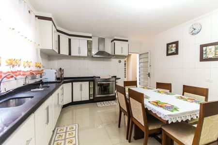 Casa à venda com 570m², 5 quartos e 15 vagas Casa à venda com 570m², 5 quartos e 15 vagasCozinha