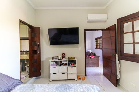 Casa à venda com 570m², 5 quartos e 15 vagas Casa à venda com 570m², 5 quartos e 15 vagasSuíte 2