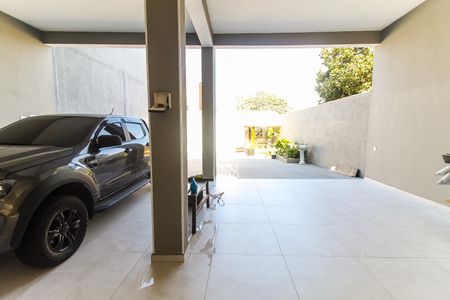 Casa à venda com 570m², 5 quartos e 15 vagas Casa à venda com 570m², 5 quartos e 15 vagasGaragem