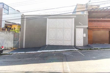 Casa à venda com 570m², 5 quartos e 15 vagas Casa à venda com 570m², 5 quartos e 15 vagasFachada