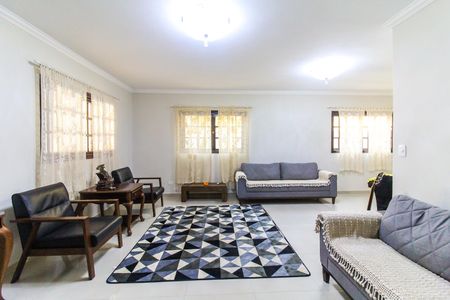 Casa à venda com 570m², 5 quartos e 15 vagas Casa à venda com 570m², 5 quartos e 15 vagasSala