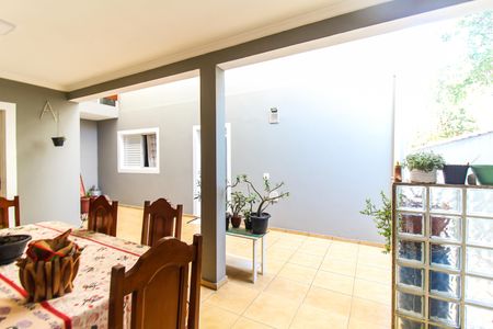 Casa à venda com 570m², 5 quartos e 15 vagas Casa à venda com 570m², 5 quartos e 15 vagasÁrea de Serviço 1