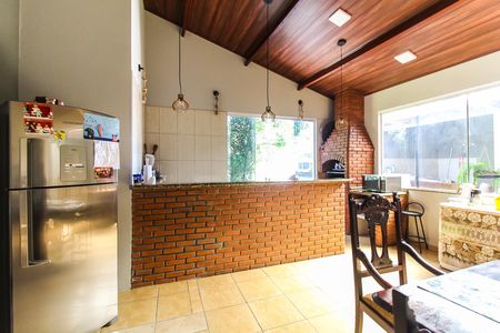 Casa à venda com 570m², 5 quartos e 15 vagas Casa à venda com 570m², 5 quartos e 15 vagasÁrea Gourmet