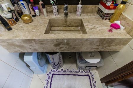 Casa à venda com 570m², 5 quartos e 15 vagas Casa à venda com 570m², 5 quartos e 15 vagasBanheiro da Suíte 2