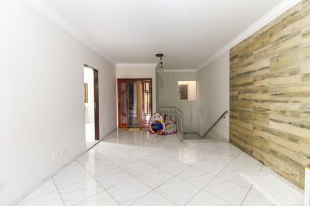 Casa à venda com 570m², 5 quartos e 15 vagas Casa à venda com 570m², 5 quartos e 15 vagasHall