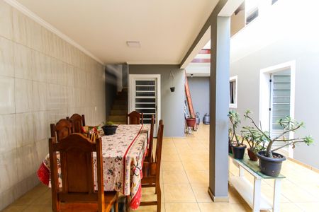 Casa à venda com 570m², 5 quartos e 15 vagas Casa à venda com 570m², 5 quartos e 15 vagasÁrea de Serviço 1