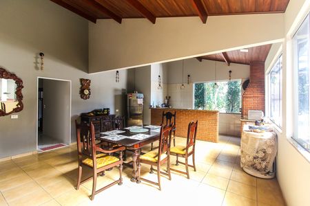 Casa à venda com 570m², 5 quartos e 15 vagas Casa à venda com 570m², 5 quartos e 15 vagasÁrea Gourmet