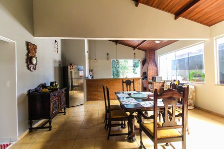 Casa à venda com 570m², 5 quartos e 15 vagas Casa à venda com 570m², 5 quartos e 15 vagasÁrea Gourmet