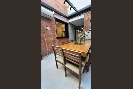 Apartamento à venda com 100m², 2 quartos e 1 vagaÁrea da Churrasqueira