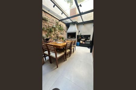 Apartamento à venda com 100m², 2 quartos e 1 vagaÁrea da Churrasqueira