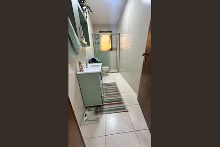 Banheiro de apartamento à venda com 2 quartos, 100m² em Petrópolis, Porto Alegre