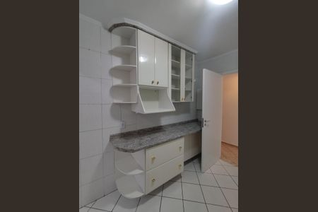 Apartamento para alugar com 69m², 2 quartos e 1 vaga Apartamento para alugar com 69m², 2 quartos e 1 vagaCozinha - Armários