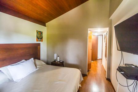 Apartamento à venda com 540m², 4 quartos e 3 vagasSuíte 2
