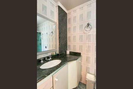 Apartamento à venda com 128m², 3 quartos e 2 vagasBanheiro da Suíte