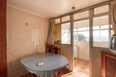 Apartamento à venda com 128m², 3 quartos e 2 vagasCozinha 