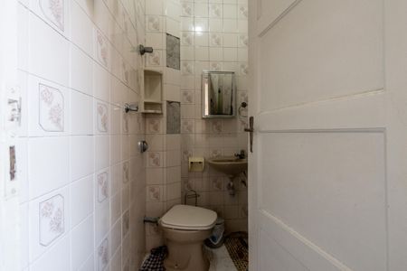 Apartamento à venda com 97m², 2 quartos e sem vaga Apartamento à venda com 97m², 2 quartos e sem vagaBanheiro de Serviço