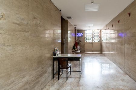Apartamento à venda com 97m², 2 quartos e sem vaga Apartamento à venda com 97m², 2 quartos e sem vagaHall de entrada