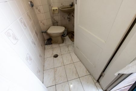 Apartamento à venda com 97m², 2 quartos e sem vaga Apartamento à venda com 97m², 2 quartos e sem vagaBanheiro de Serviço
