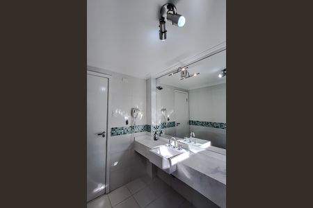 Apartamento para alugar com 134m², 3 quartos e 1 vaga Apartamento para alugar com 134m², 3 quartos e 1 vagaBanheiro