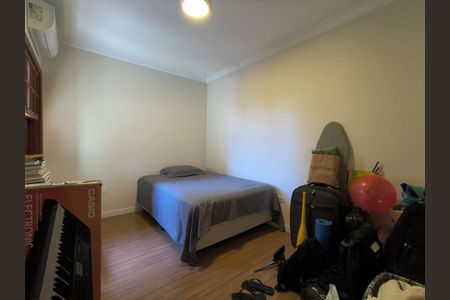 Casa à venda com 3 quartos, 153m² em São Domingos, São Paulo