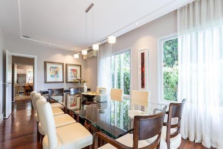 Casa à venda com 4 quartos, 712m² em Jardim Petropolis, São Paulo