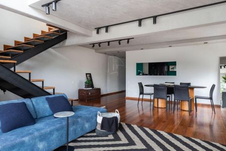 Apartamento à venda com 2 quartos, 136m² em Vila Madalena, São Paulo