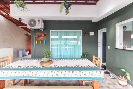 Casa à venda com 250m², 3 quartos e 2 vagasÁrea Externa