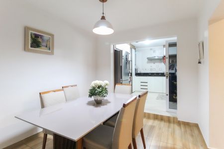 Casa à venda com 250m², 3 quartos e 2 vagasSala