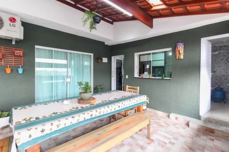 Casa à venda com 250m², 3 quartos e 2 vagasÁrea Externa