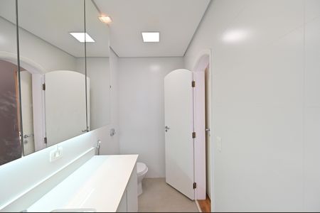 Apartamento à venda com 220m², 4 quartos e 3 vagasBanheiro da Suíte 2