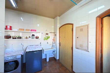 Apartamento à venda com 220m², 4 quartos e 3 vagasLavanderia