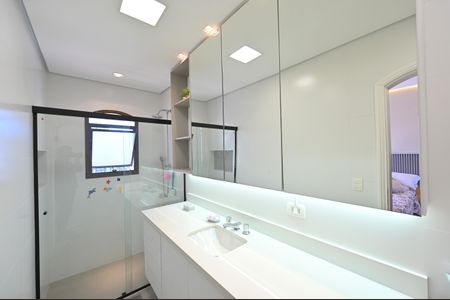 Apartamento à venda com 220m², 4 quartos e 3 vagasBanheiro da Suíte 2