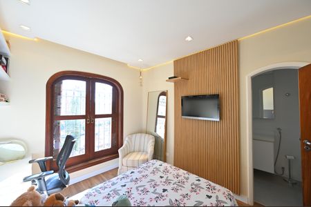 Apartamento à venda com 220m², 4 quartos e 3 vagasSuíte 2