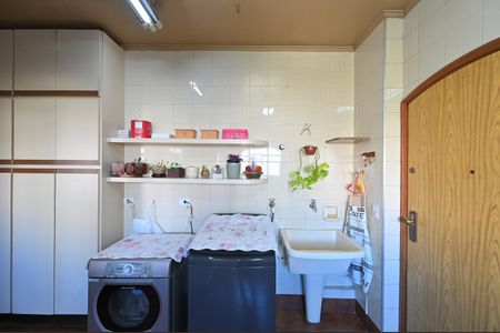 Apartamento à venda com 220m², 4 quartos e 3 vagasLavanderia