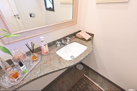 Apartamento à venda com 220m², 4 quartos e 3 vagasLavabo