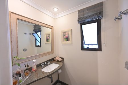 Apartamento à venda com 220m², 4 quartos e 3 vagasLavabo