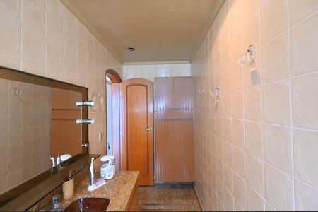 Apartamento à venda com 220m², 4 quartos e 3 vagasBanheiro da Suíte 3