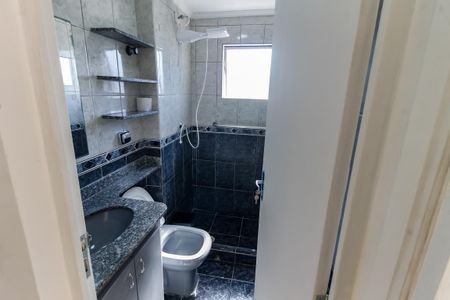 Banheiro de apartamento para alugar com 2 quartos, 52m² em Jardim Catanduva, São Paulo