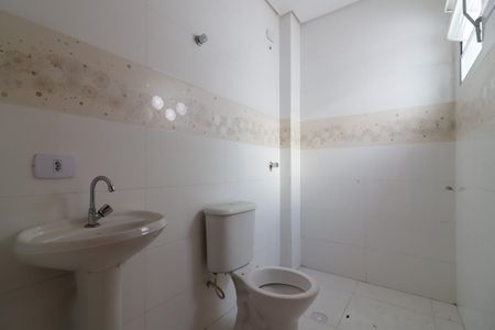 Casa à venda com 300m², 3 quartos e 6 vagasBanheiro da Suíte 2
