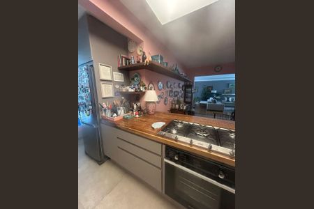 Apartamento à venda com 3 quartos, 180m² em Cerqueira César, São Paulo