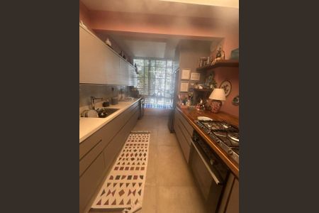 Apartamento à venda com 3 quartos, 180m² em Cerqueira César, São Paulo