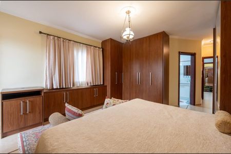 Casa à venda com 3 quartos, 300m² em Chácara Inglesa, São Paulo