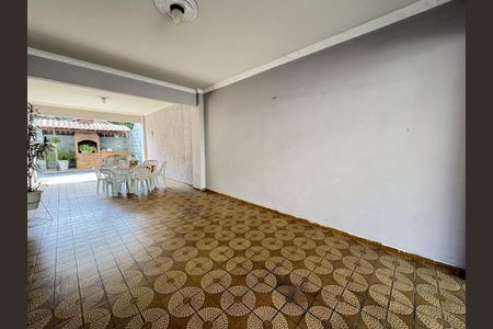 Casa à venda com 3 quartos, 200m² em Tanque, Rio de Janeiro