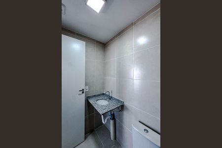 Apartamento para alugar com 48m², 2 quartos e 1 vaga Apartamento para alugar com 48m², 2 quartos e 1 vagaBanheiro social