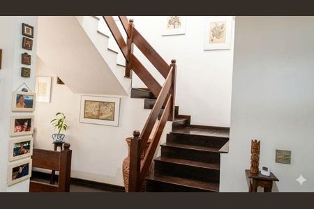 Casa à venda com 6 quartos, 400m² em Jaguaré, São Paulo